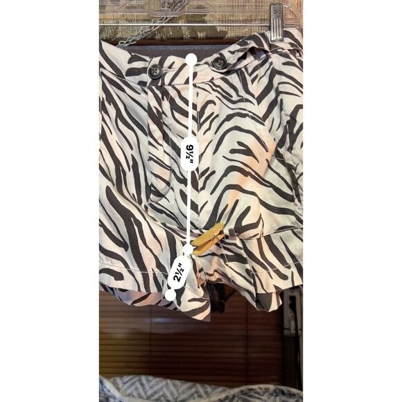 Cynthia Rowley Zebra Print Shorts - Size 6 - Picture 8 of 9